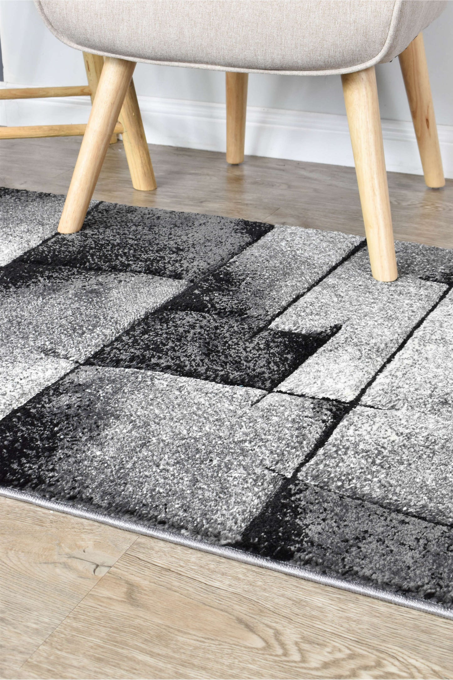 Novas 97A Light Grey Dark Grey Runner