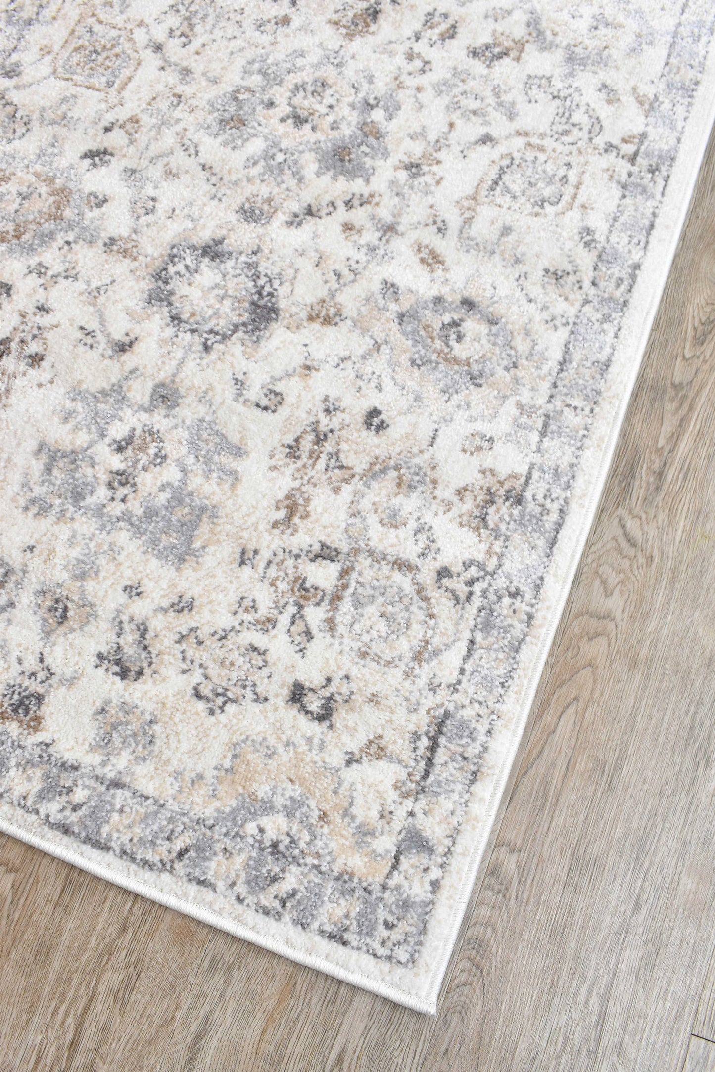 Velvet Essence Runner