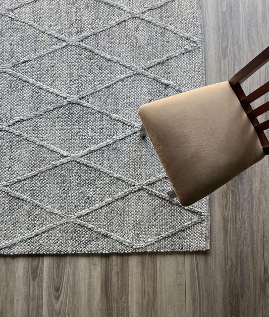 Diamond Spotted Grey Rug