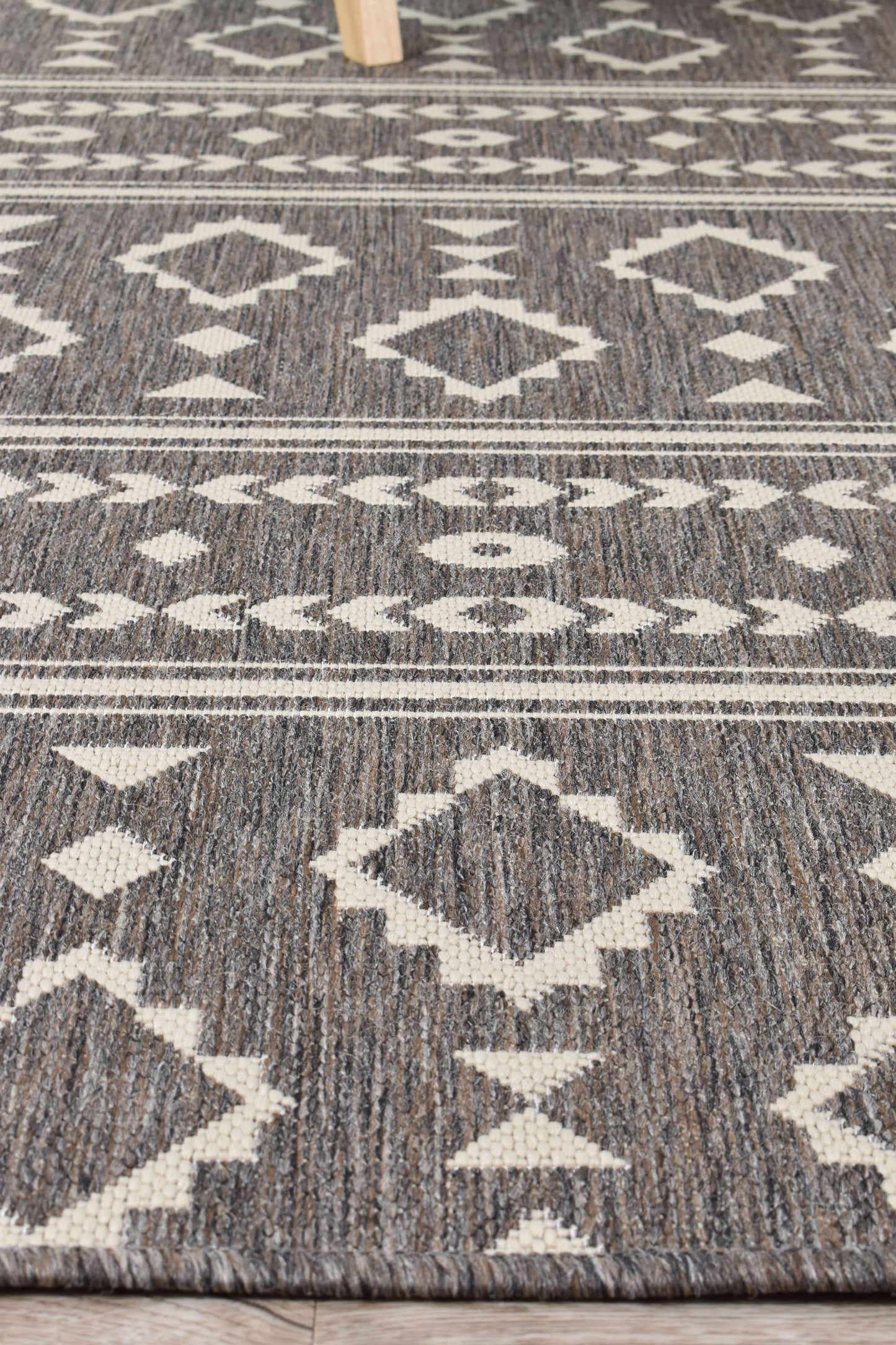 Alaska Brown Rug 3333-W71E