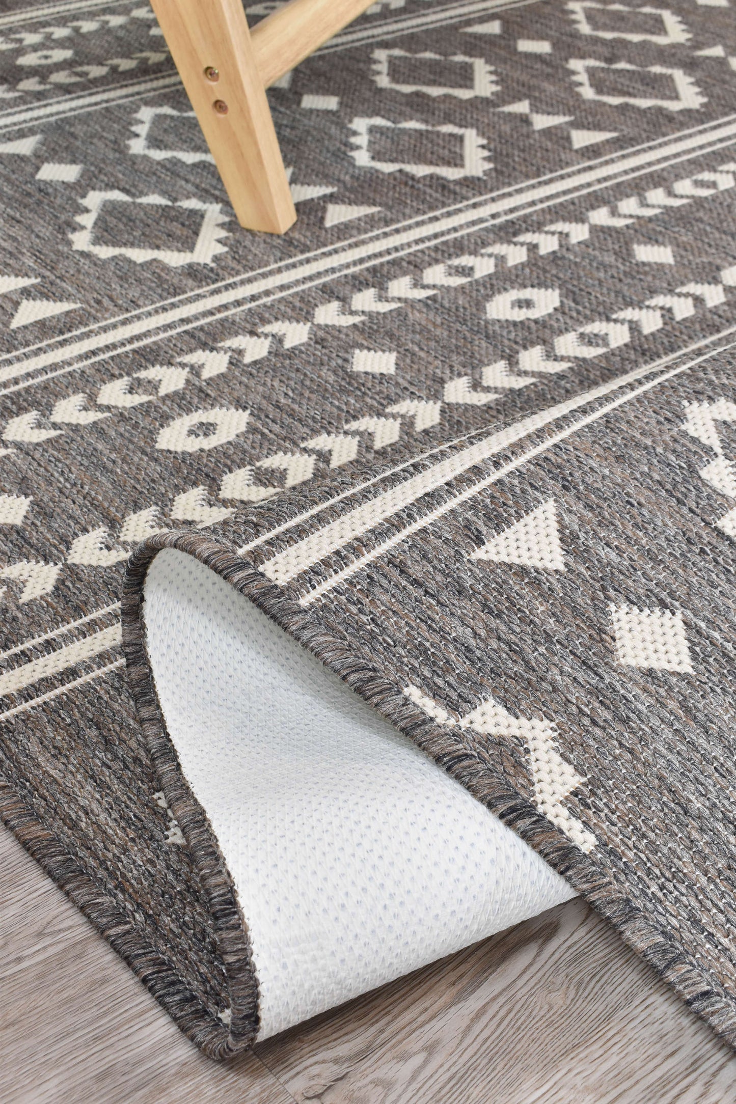 Alaska Brown Rug 3333-W71E