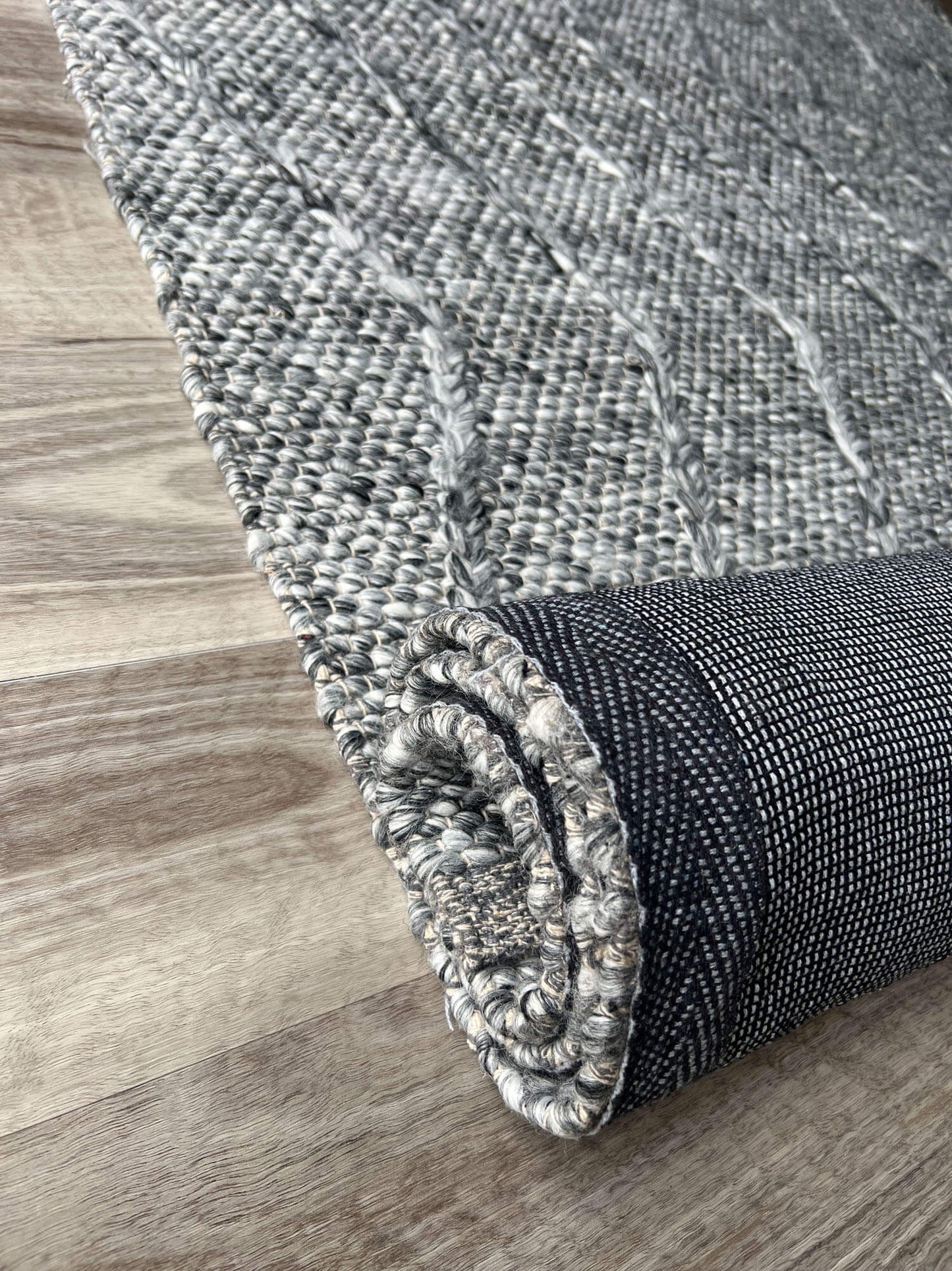 Waves Dark Grey Rug