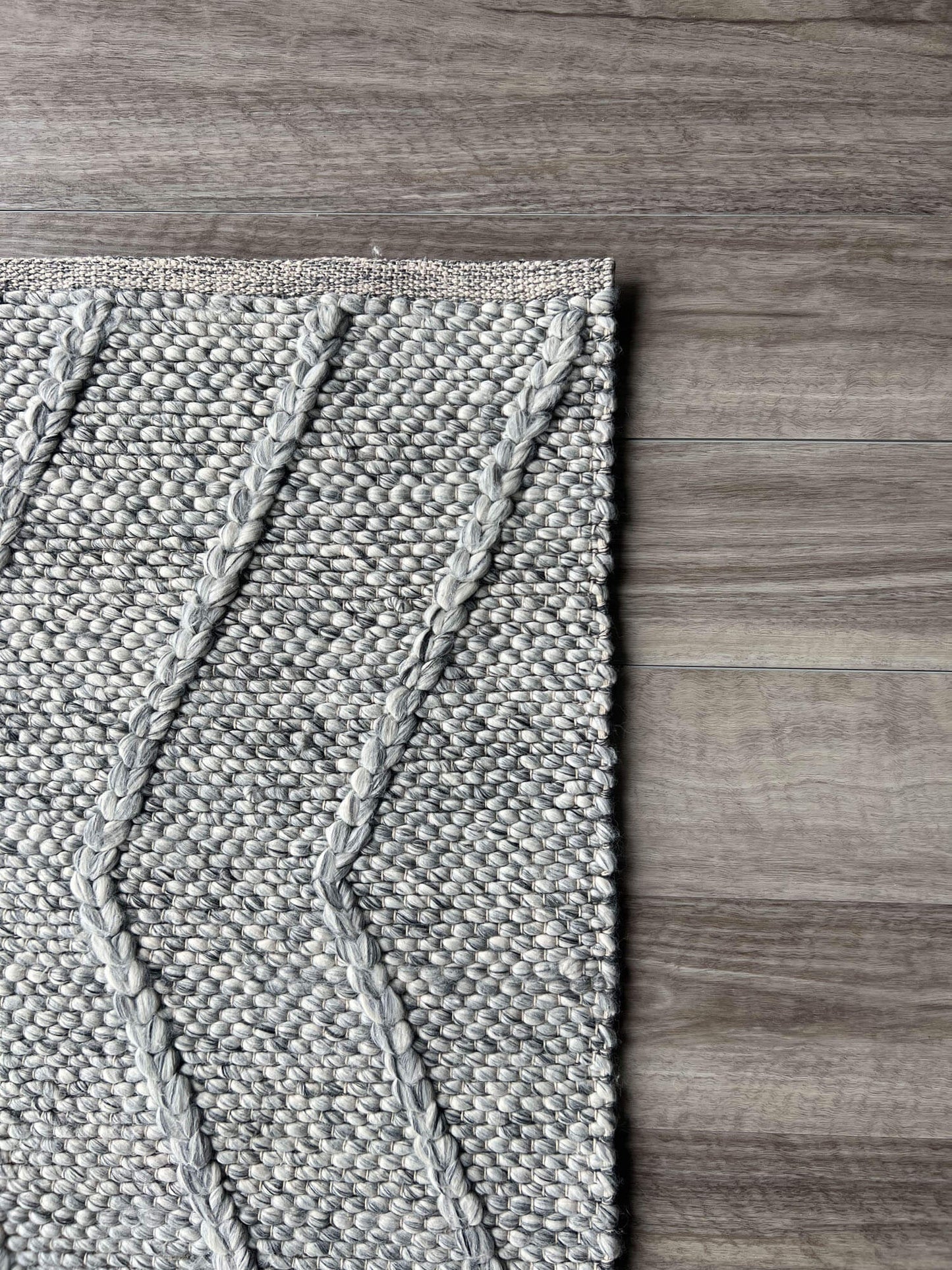 Waves Spotted Grey Rug